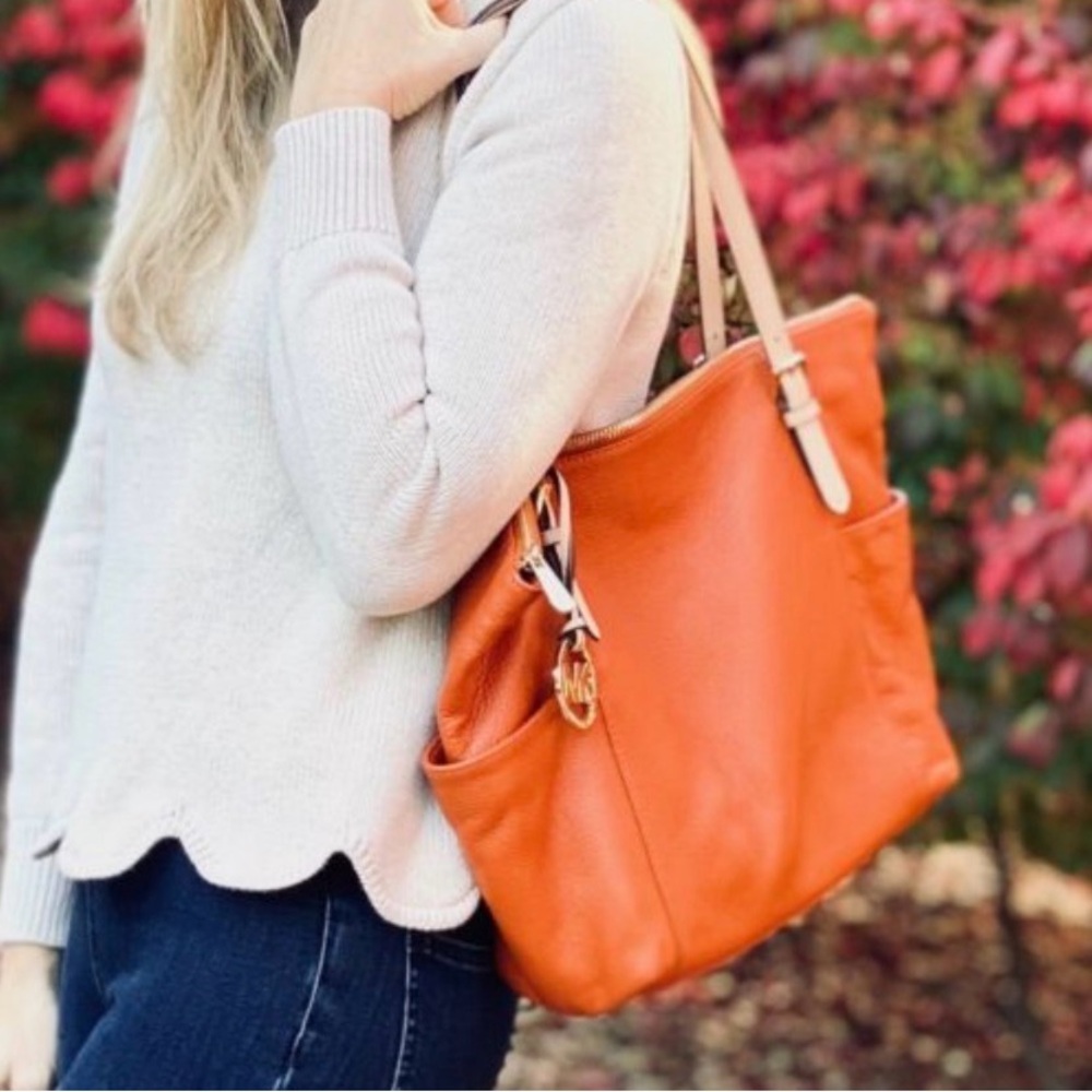 MICHAEL KORS Pebble Leather Jet Set East West Tote Bag - Picture 9 of 10